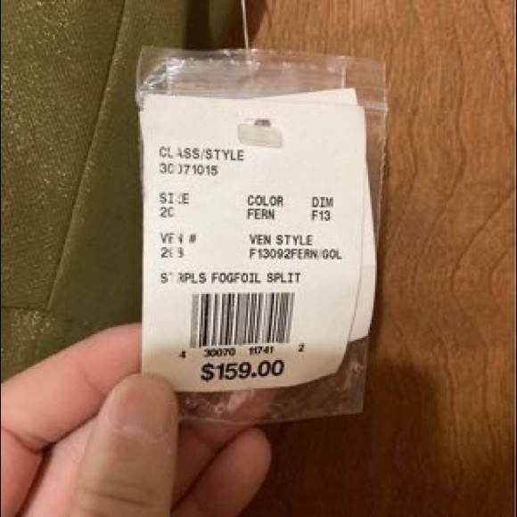 New Formal size 20 David’s Bridal - Picture 3 of 10